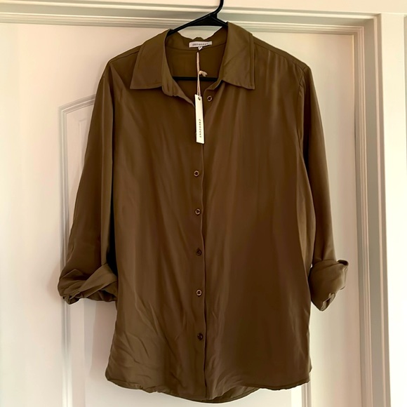 Women’s open back button down top - Picture 2 of 5